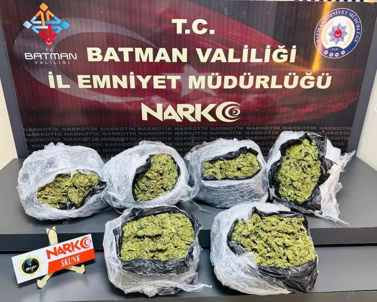 batmanda-5-kilo-skunk-esar-tutuklama-rBm4GPUY.jpg