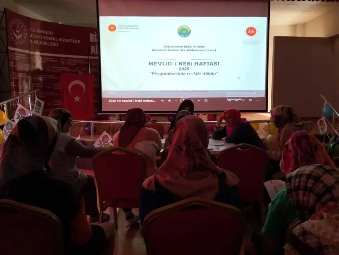 bayburtta-mevlid-i-nebi-programi-duzenlendi-N1bSbt65.jpg